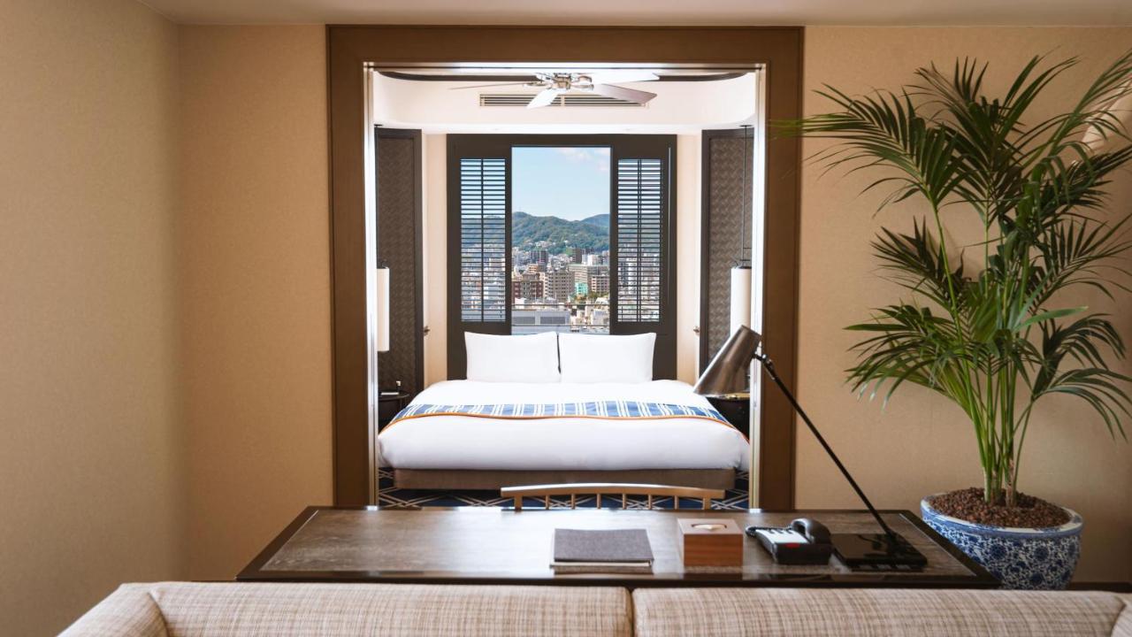 Oriental Hotel Kobe Exteriör bild A bedroom at the hotel