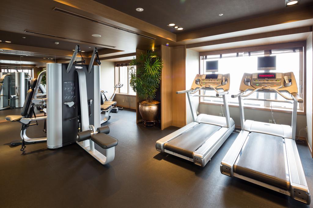 Oriental Hotel Kobe Exteriör bild The gym at the hotel